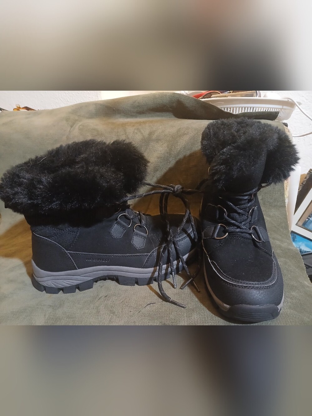3M Thinsulate Black Faux-Fur Lace-Up Winter Ankle Boots 8